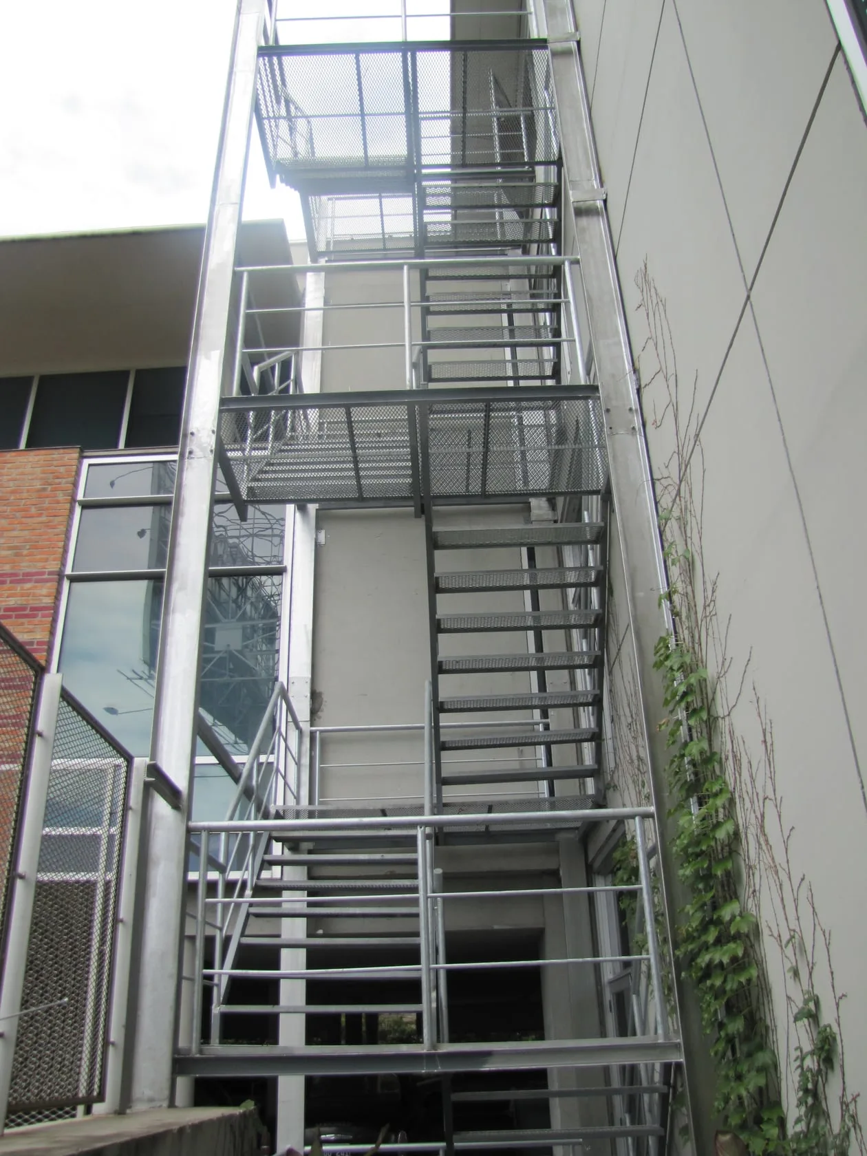 Escaleras — Escaleras — instalación 2