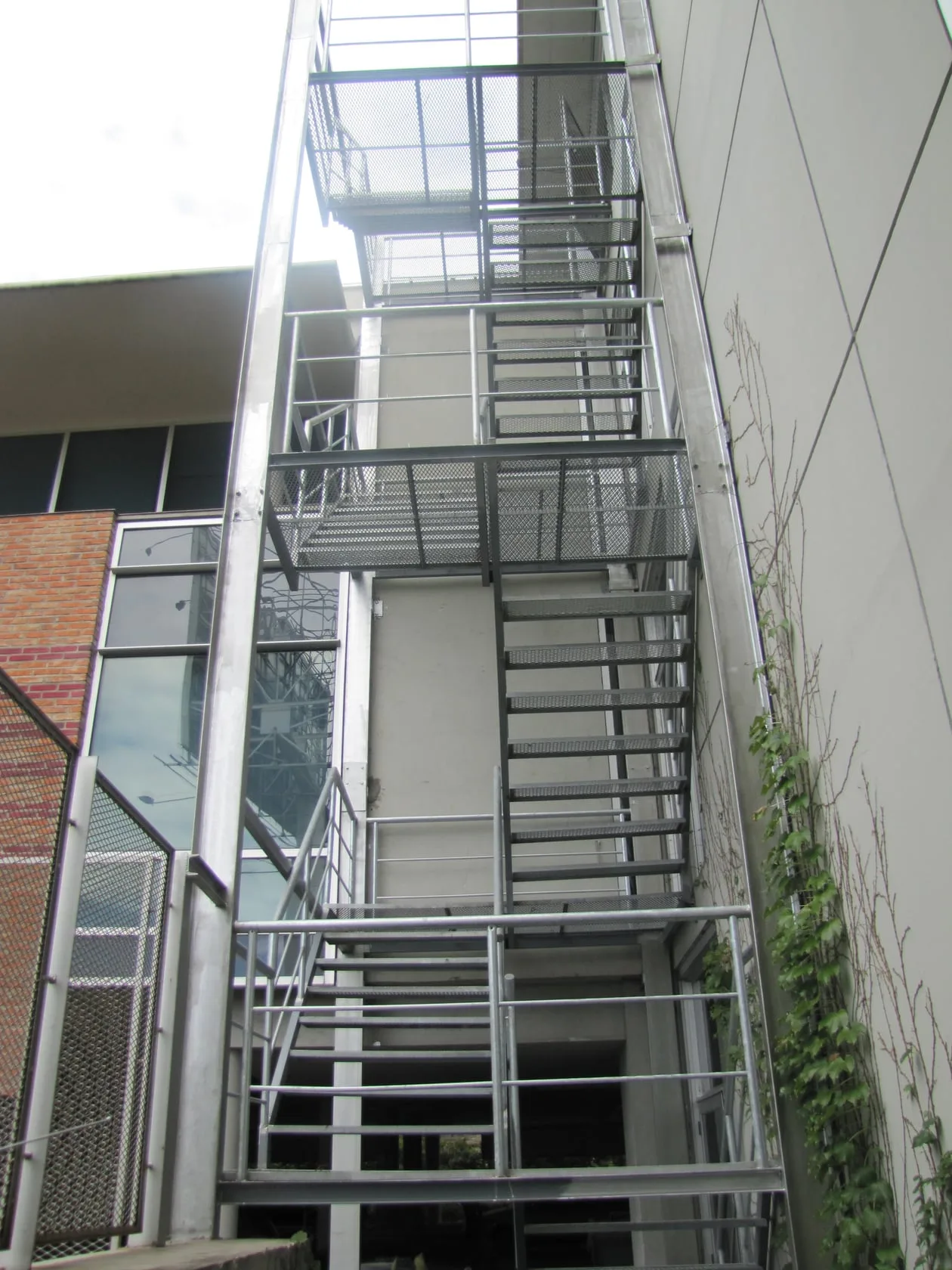 Escaleras — Escaleras — instalación 3