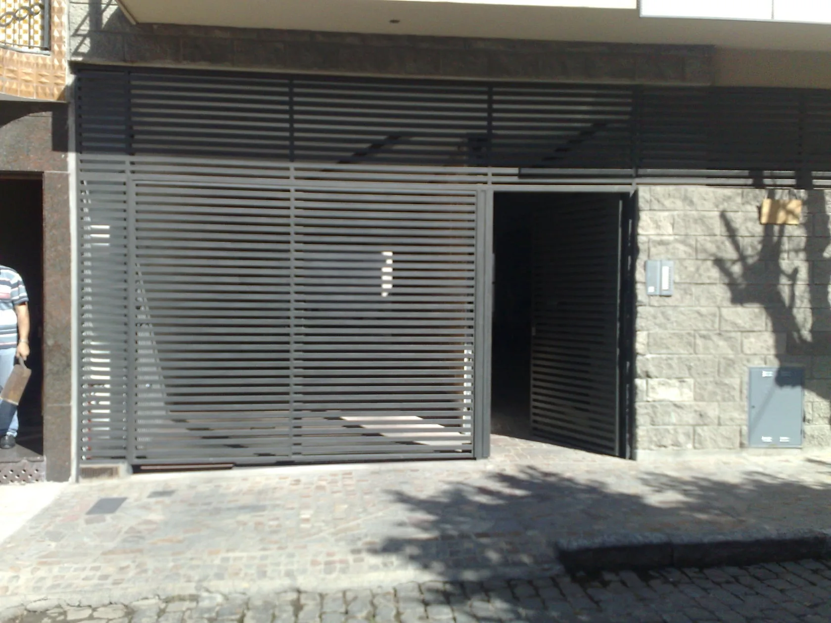 Levadizos / basculantes — Portones varios — instalación 8