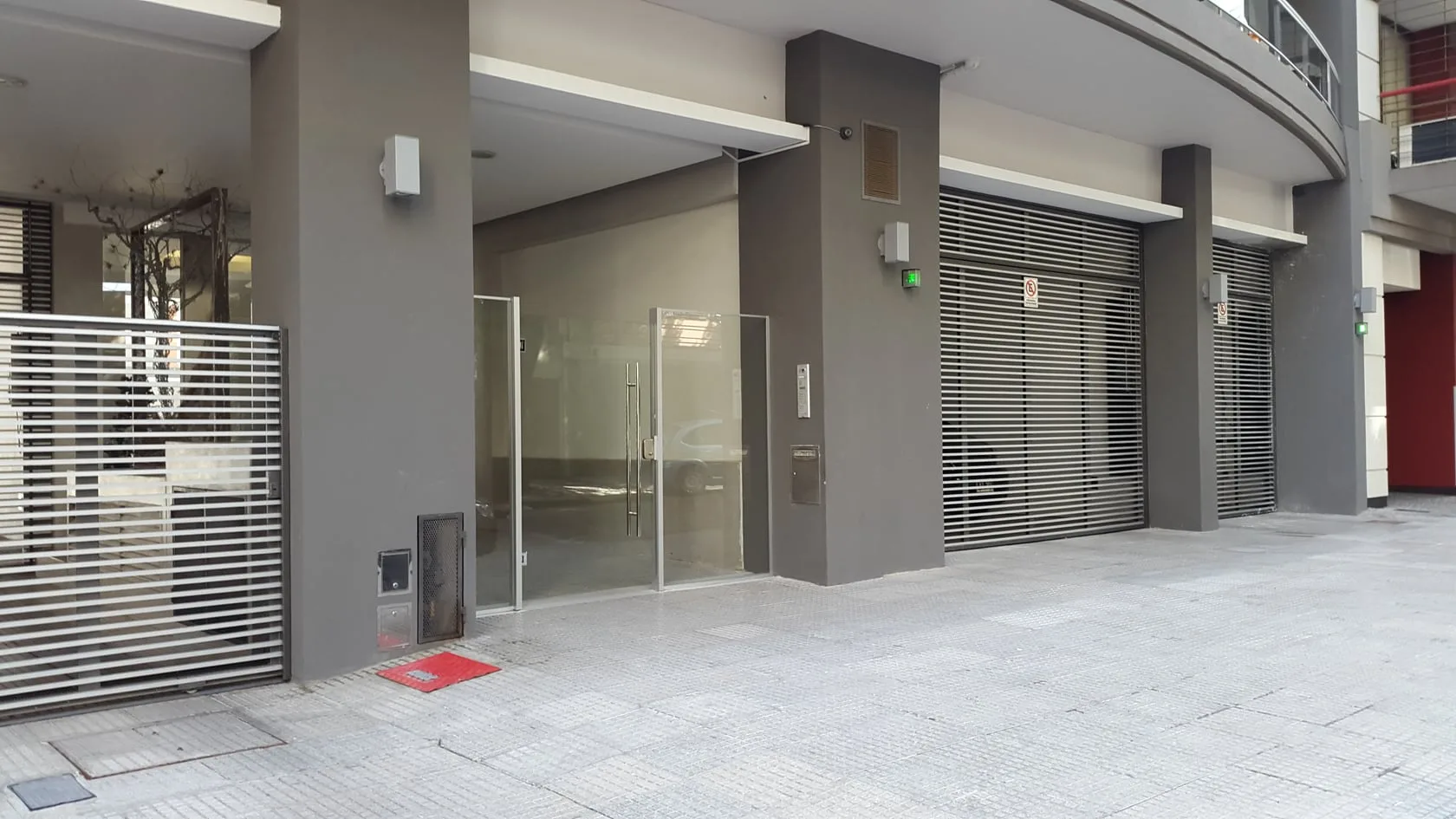 Levadizos / basculantes — Portones varios — instalación 18