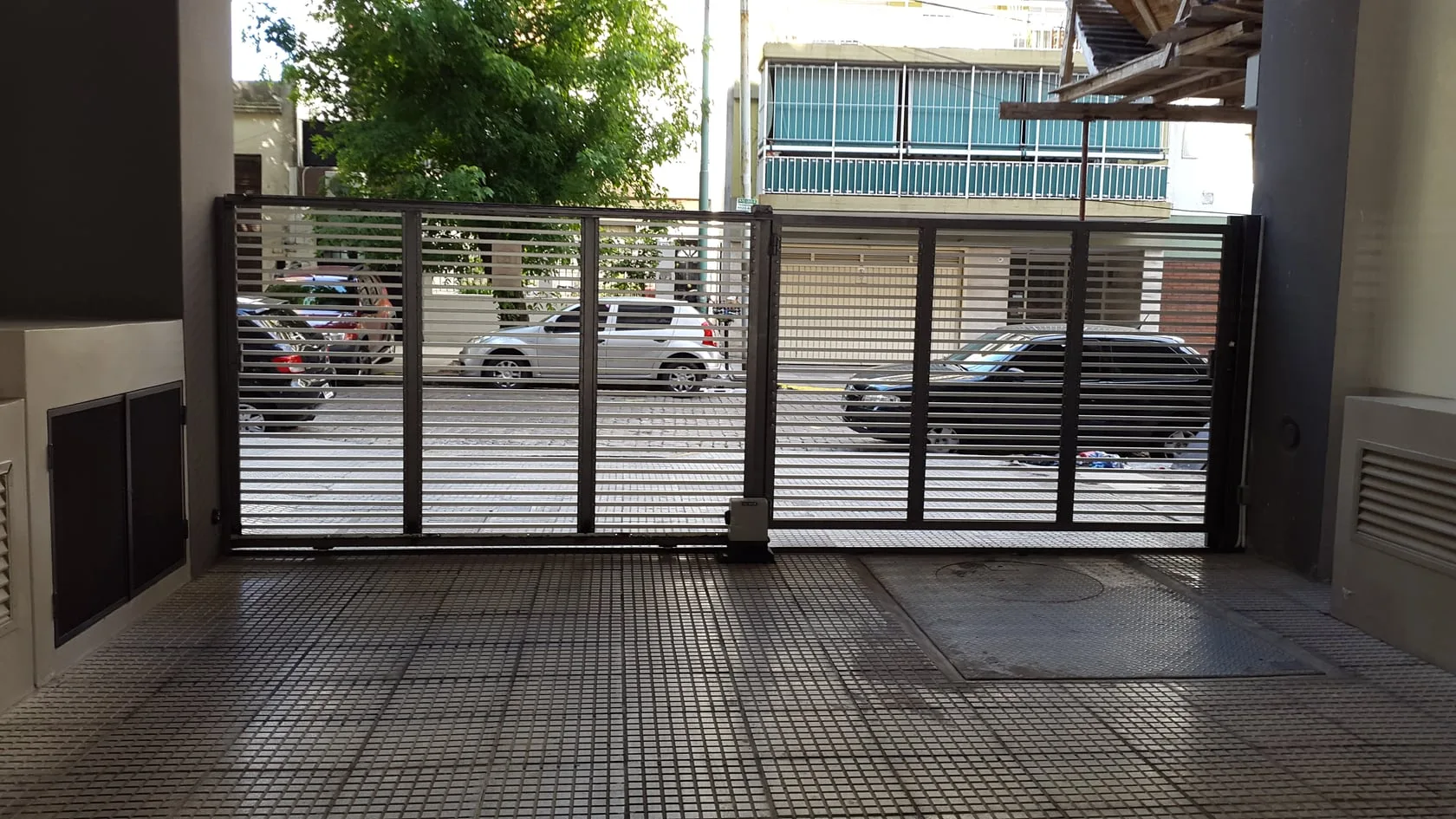 Corredizos — Portones varios — instalación 23